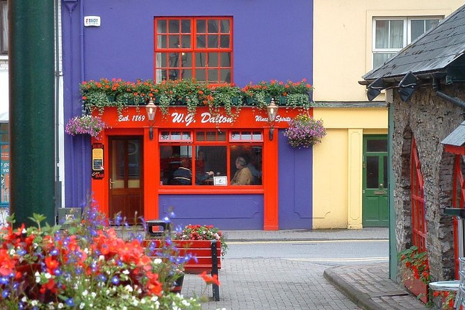 3-Day Blarney Castle, Kilkenny & Irish Whiskey Tour Inc Admission - Day one: Rock of Cashel, whiskey at Midleton, then Blarney Castle time