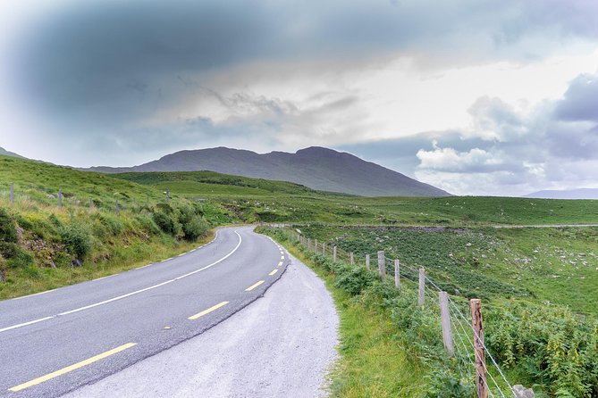 4-Day Blarney Castle, Ring of Kerry, Cliffs of Moher & Connemara - Day 2 Ring of Kerry: the scenery hit, with crowded stops and weather reality