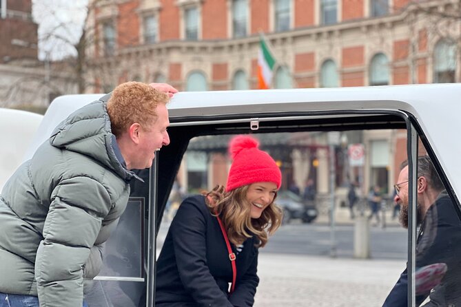 A Unique and Fun 1 Hour city tour of Dublin - College Green to Trinity College, start with power and prestige