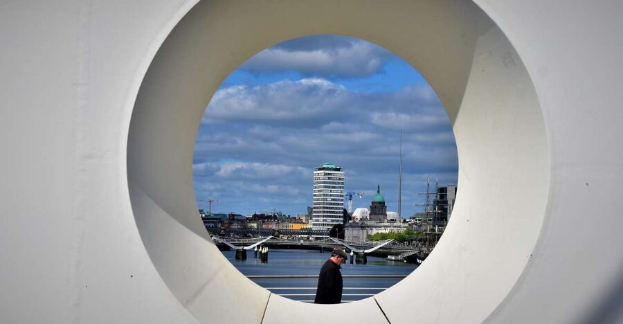 All Dublin 3 hours italian walking tour - Temple Bar and the Ha’penny Bridge loop: classic Dublin, fast