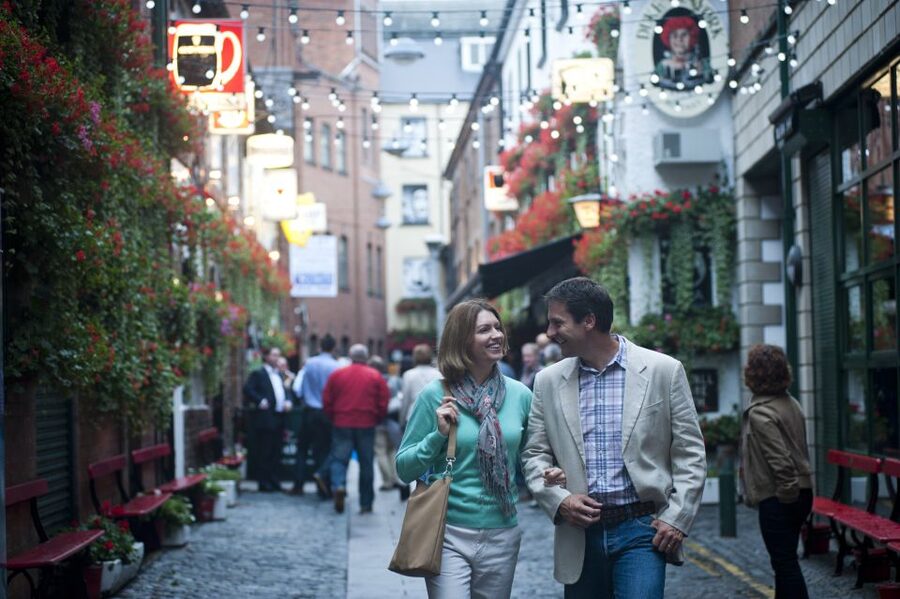 Belfast: Full-Day Tour with Titanic Experience - Hop-on, hop-off bus loop: seeing Belfast at your own speed