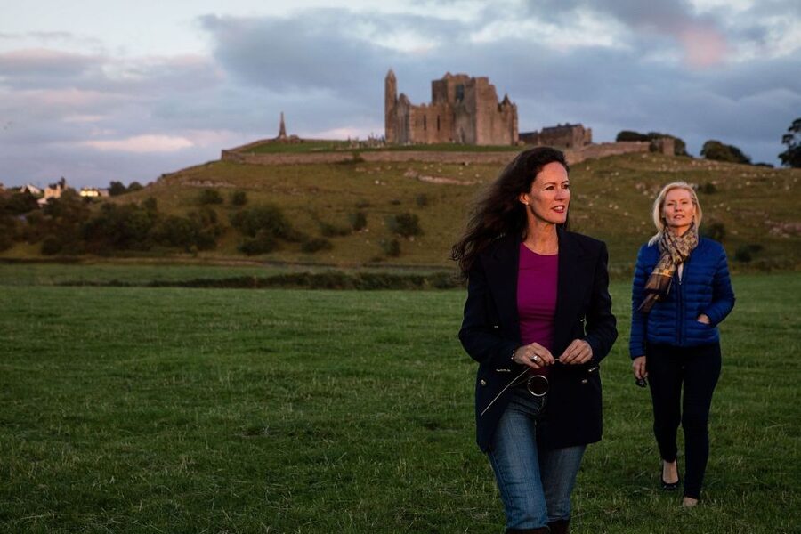 Blarney Castle Full-Day Tour from Dublin - Kissing the Blarney Stone: How to Do It and Still Enjoy the Gardens