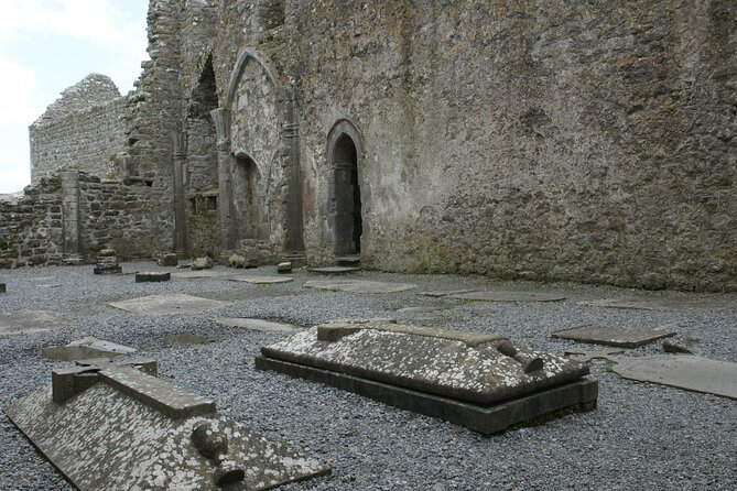 Day trip to Cliffs of Moher & Bunratty Castle and Ennis - Walking the Cliffs of Moher: 210 meters, safety, and visitor center time