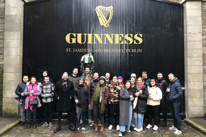 Drinks on Foot: Dublin Traditional Pub Tour - Group size, comfort, and what to wear