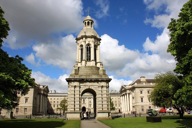 Dublin Book of Kells, Castle and Molly Malone Statue Guided Tour - Meeting at Trinity, Getting Your Timing Right