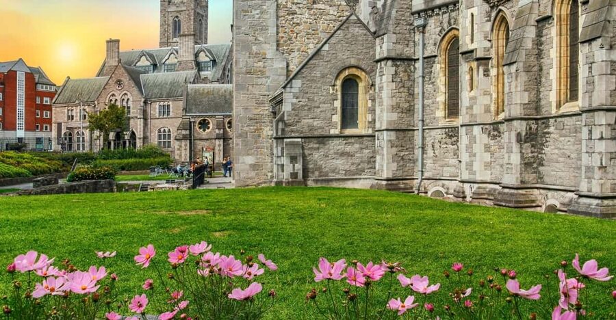 Dublin: Book of Kells, Dublin Castle and Christ Church Tour - Meeting on Wellington Quay, Temple Bar, and the route you’ll feel