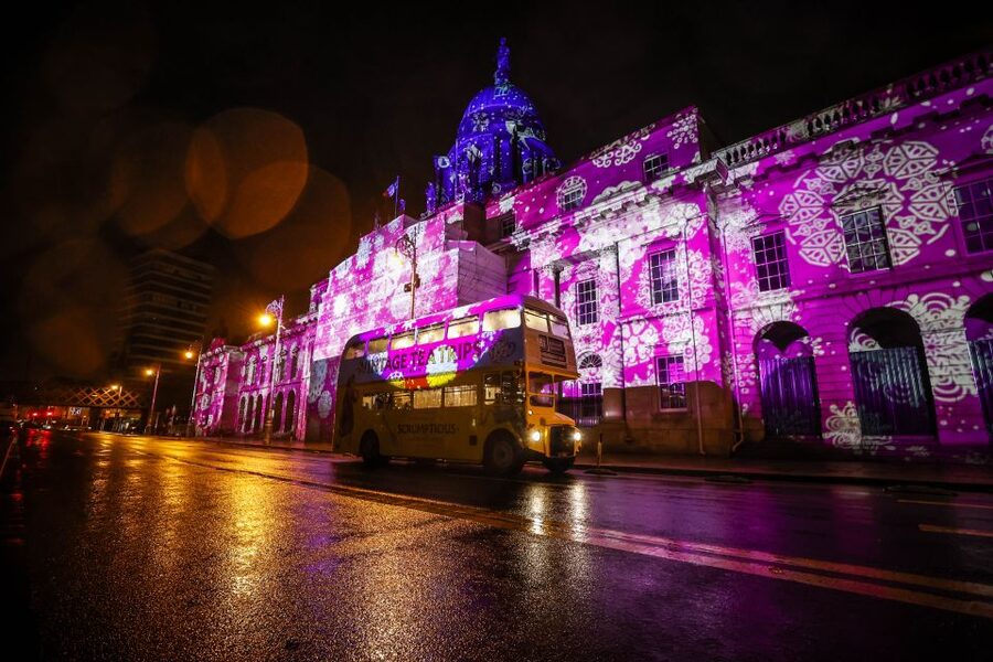 Dublin: Christmas Lights Festive Bus Tour with Afternoon Tea - Key things you will notice on this Dublin Christmas lights and tea tour