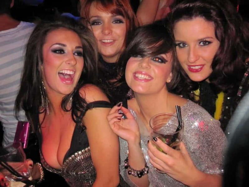 Dublin: City Pub Crawl Experience - Drink Specials, Shots, and Pub Food Timing