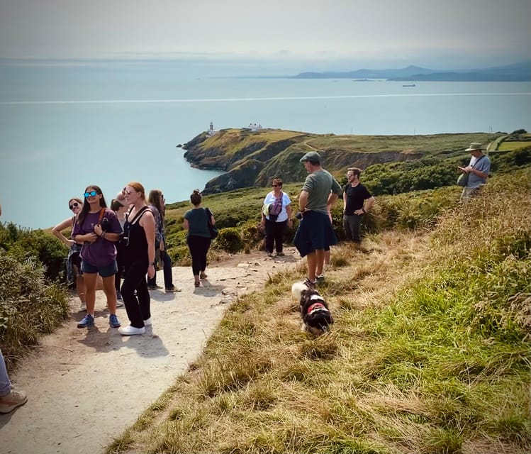 Dublin: Dublin Coastal Hike and Pints & Puppies - From the marina and village streets to the cliff viewpoints