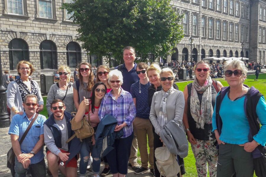 Dublin: Fast-Track Book of Kells Ticket & Dublin Castle Tour - The guides are the difference maker