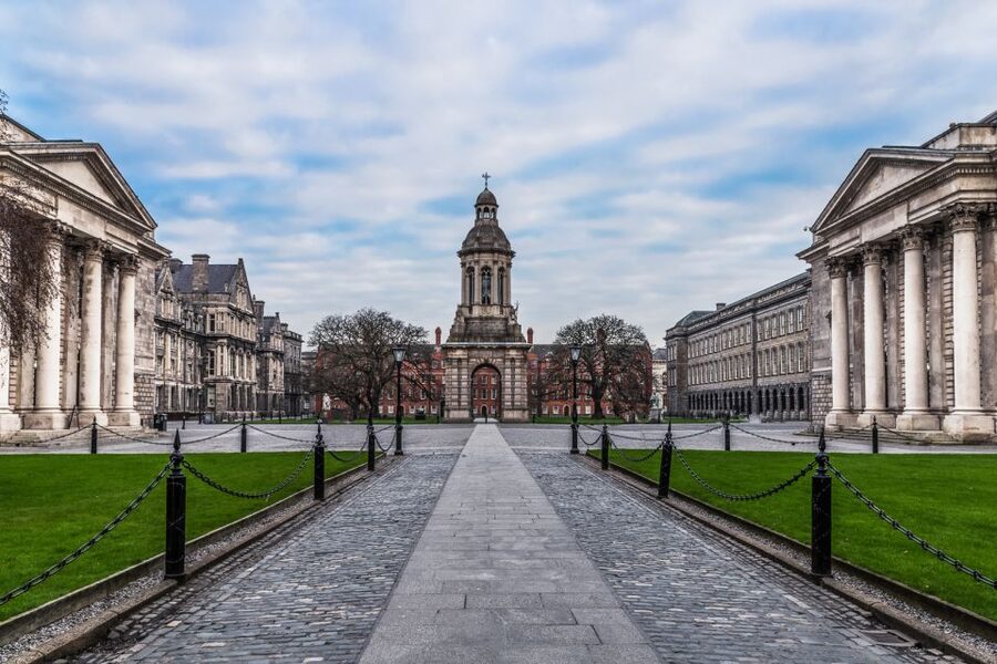 Dublin: Fast-Track Book of Kells Ticket & Dublin Castle Tour - A tight timeline that hits the big two in Dublin
