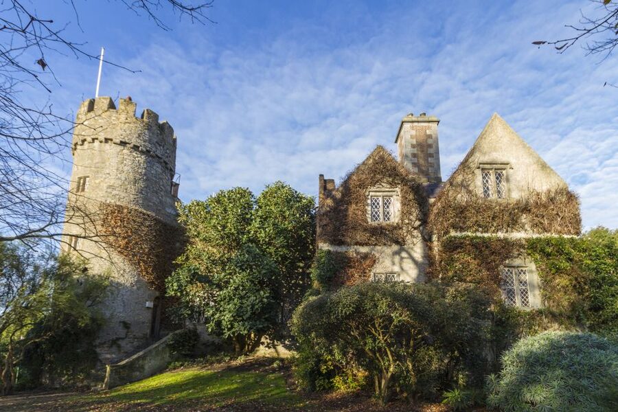 Dublin: Full-Day Howth and Malahide Castle Tour - Optional Howth Summit to Village Walk for Big Dublin Bay Views