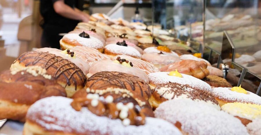 Dublin: Guided Delicious Donut Tour with Tastings - Grafton Street and Molly Malone: Turning Landmarks Into Stories