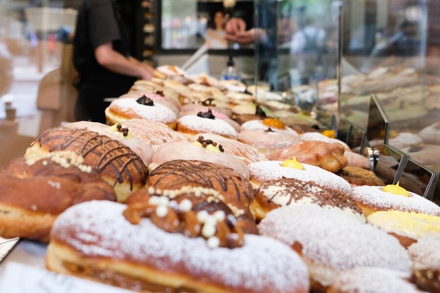 Dublin: Guided Delicious Donut Tour with Tastings - Where It Starts: The Rolling Donut by St. Stephen’s Green