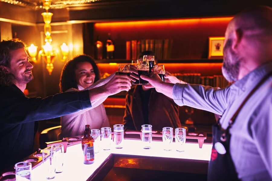 Dublin: Guinness Storehouse Connoisseur Experience - Check-in on your way to the private bar (Level 4)
