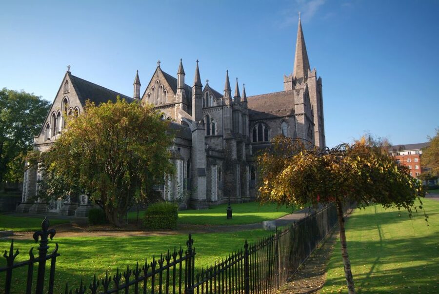 Dublin: Half-Day Private Walking Tour - Meeting your guide at a central Dublin hotel, then setting the agenda