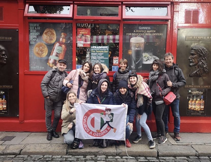 Dublin Highlights: 2.45-Hour Walking Tour in Italian - Temple Bar: entertainment district, history through the present day