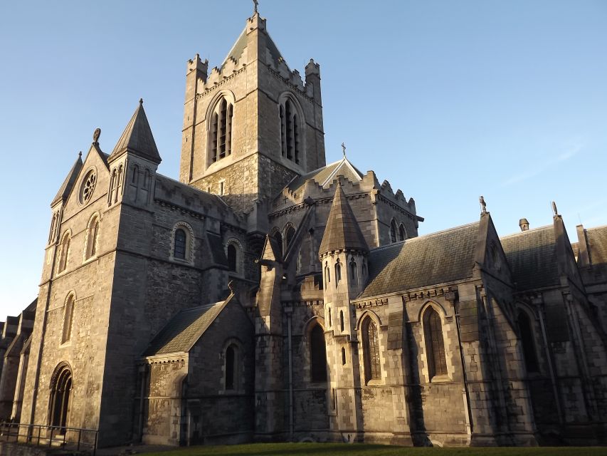 Dublin: Highlights and Hidden Corners Walking Tour - Narrow lanes and church-adjacent stories around Fishamble, Smock Alley, and St Mary’s