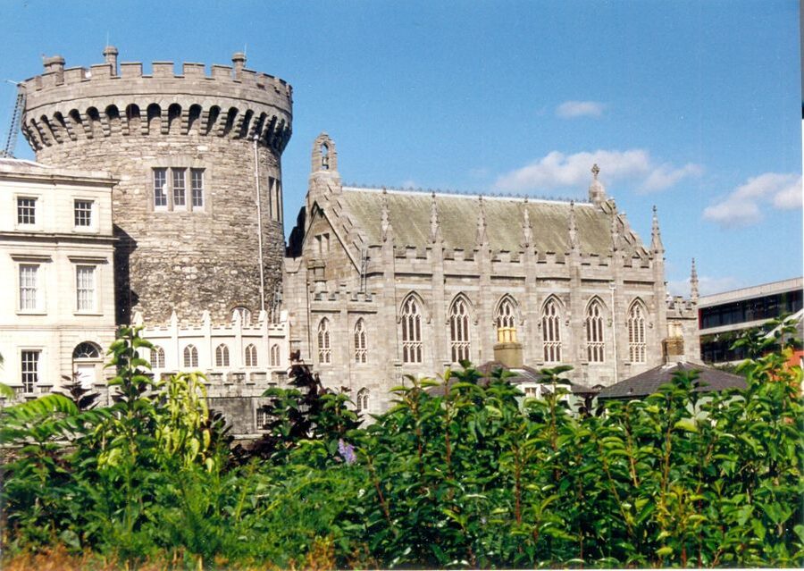 Dublin: Highlights and Hidden Corners Walking Tour - Temple Bar to the Liffey crossing, plus the Italian Quarter vibe
