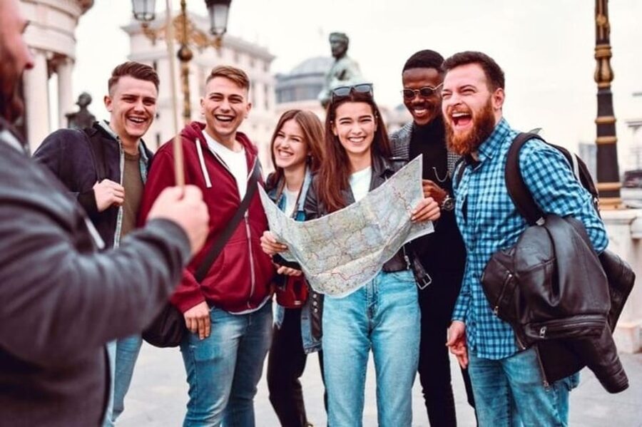 Dublin: Highlights and Hidden Gems Walking Tour - Finishing on Grafton Street: Shops, Street Performers, Dublin Momentum