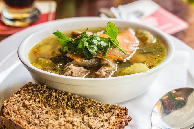 Dublin Historical Centre Private Food Tour with 8 Food Tastings - Temple Bar Lunch at 20 Temple Ln S, Traditional Dishes and Soda Bread