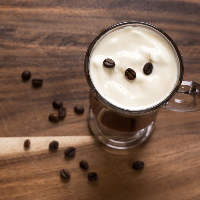 Dublin: Irish Coffee Masterclass at the Irish Whiskey Museum - The method: perfect color, structure, and flavor balance