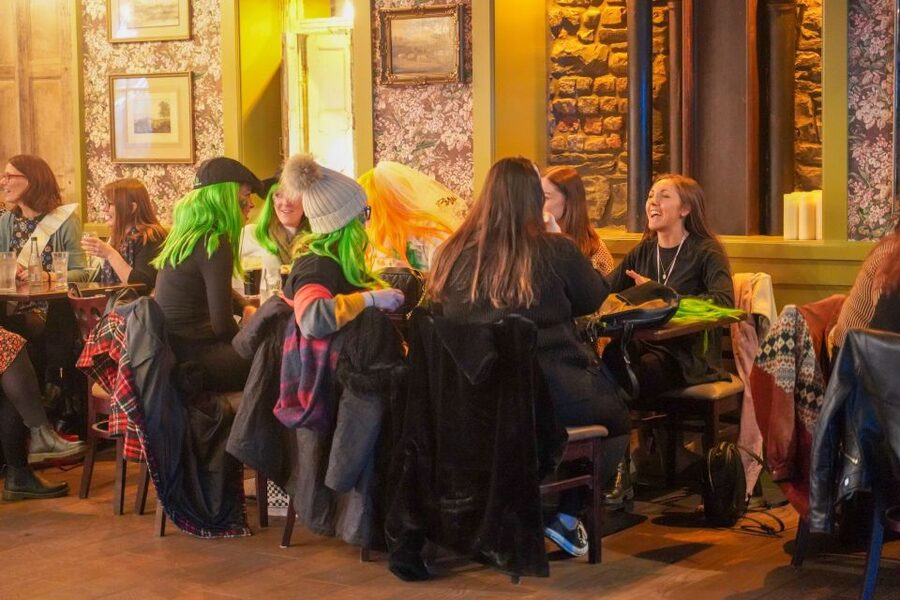 Dublin: Irish Music and Dance Show with Dance Lesson - The Temple Bar Meeting Point at The Merchants Arch Bar