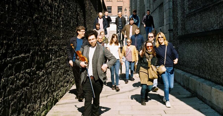 Dublin: Irish Music Walking Tour with Live Performance - How the tour runs: stops, stories, and music in between