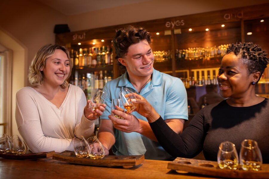 Dublin: Irish Whiskey Museum Tour and Whiskey Tasting - Start at 119 Grafton Street, Then Get Pulled Into the Rhythm
