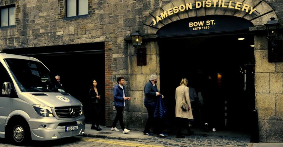 Dublin: Jameson and Guinness Private Tour with Transfers - The City Ride: College Green, Temple Bar, Financial District, and the Liffey