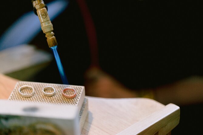 Dublin Jewellery Forge a Hammered Silver ring:Georges Street - From finger choice to cutting the band with a handsaw