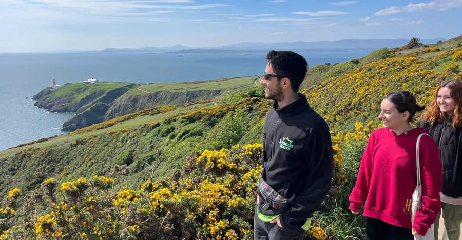 DUBLIN: Malahide castle and Howth MULTILINGUAL full day tour - Getting There Matters: The 9:30 AM Start and Punctual Departures