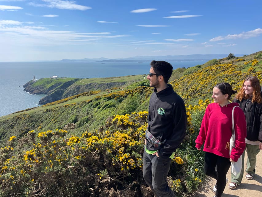 DUBLIN: Malahide castle and Howth MULTILINGUAL full day tour - Coastal Village Windows: Malahide, St Anne’s, and Portmarnock Views