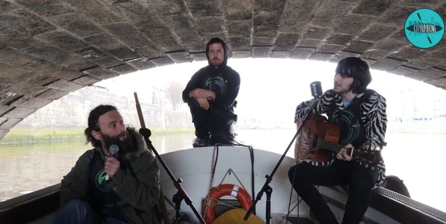 Dublin: Music Under the Bridges Kayaking Tour - Kayak Setup and First-Time Paddling Confidence