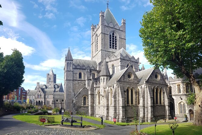 Dublin Private Medieval Walking Tour - Starting in Temple Bar and working your way to Dubh Linn Gardens