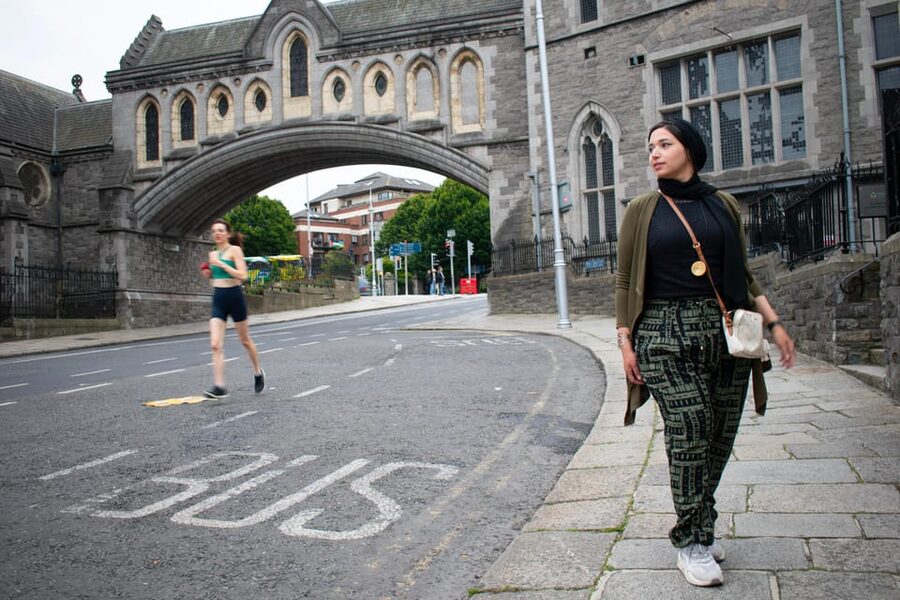 Dublin: Private Photo Experience - Posing Tips You Can Actually Use, Even If You Hate Cameras