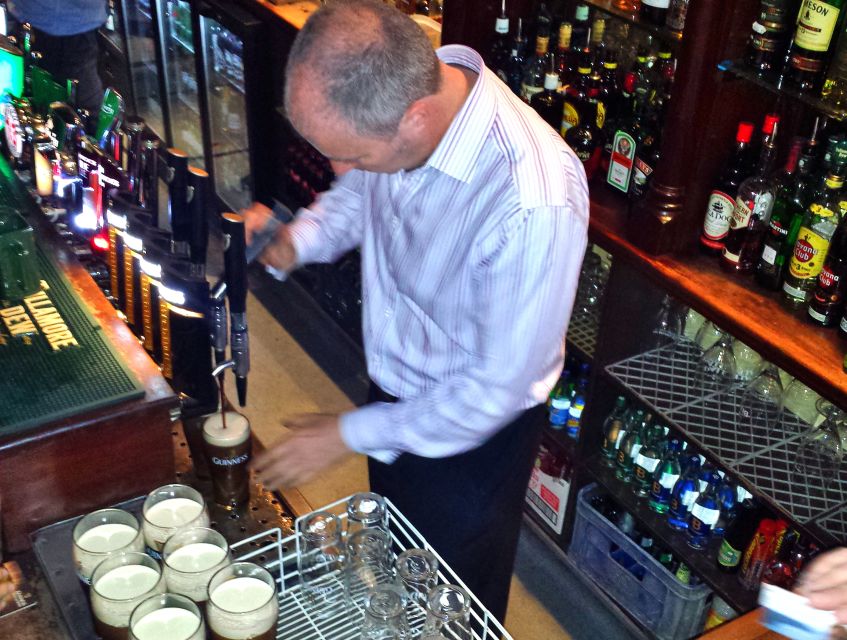 Dublin: Private Pub Tour - Pub Stop 4: your last pub stop, plus Irish music energy