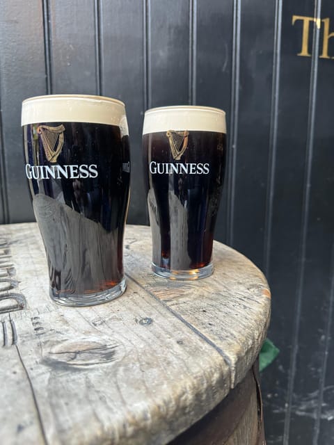 Dublin: Pub Tour. Pour The Perfect Guinness, Whiskey & Music - Temple Bar Guinness: the trick is in the pour, not the hype