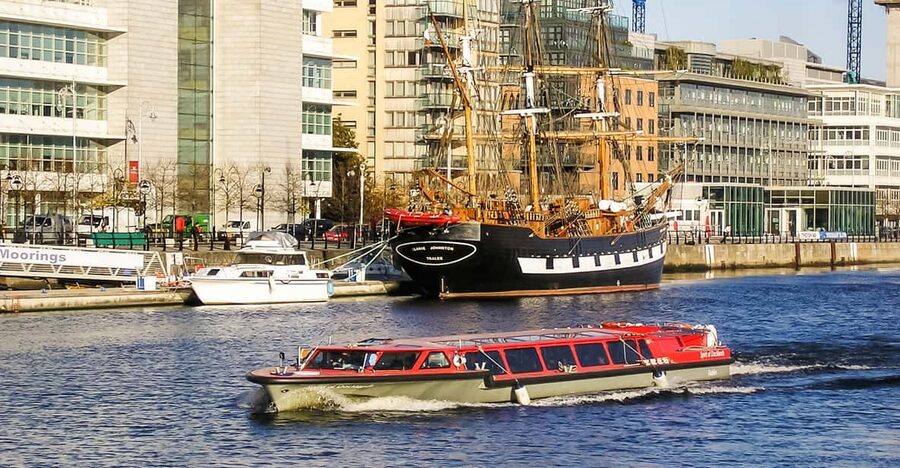 Dublin: River Liffey Sightseeing Cruise - Guides, Boat Crew, and the Humor That Makes the Time Feel Right