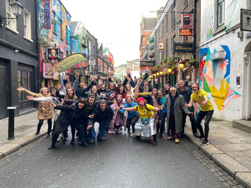 Dublin: Silent Disco Walking Tour - Gary and Naras performer energy, plus easy dance coaching