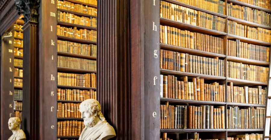 Dublin: Skip-the-line Book of Kells & Old Town Private Tour - Meeting point near St Andrew’s Church and getting oriented fast