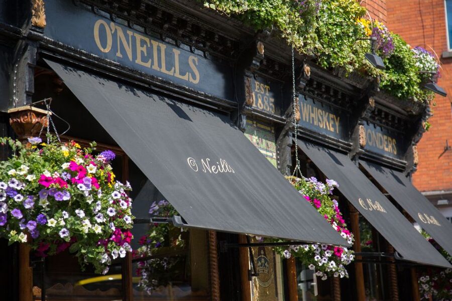 Dublin Temple Bar Night Tour - Temple Bar at night, and why beer is the real theme