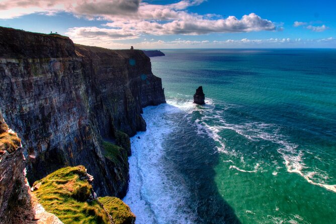 Dublin to Cliffs of Moher, Ennis Town & Bunratty Castle Day Tour - Leaving Dublin at 7 AM, and Why That Matters
