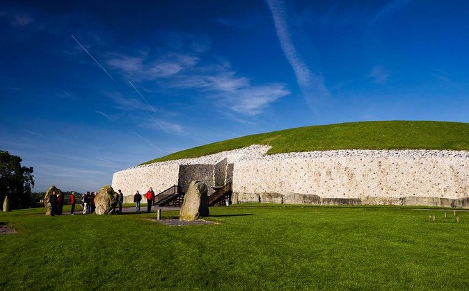 Dublin to Newgrange, Monasterboice Small Group Guided Tours - Dublin to Newgrange and Monasterboice, the Boyne Valley’s best one-day mix