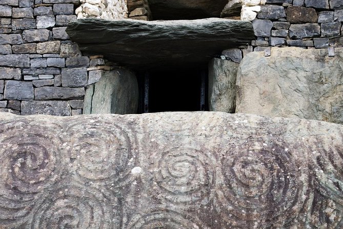 Dublin to Newgrange, Monasterboice Small Group Guided Tours - Knowing what to expect at the Battle of the Boyne visitors centre stop