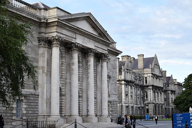 Dublin Walking Tour: Explore Top Sights & Hidden Gems - A 2-hour Dublin plan that links the city’s modern and medieval sides