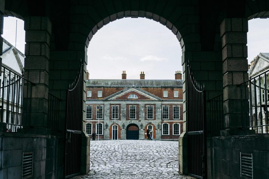 Dublin Walking Tour: Top 10 highlights - Dublin Castle and the medieval Dublin layer