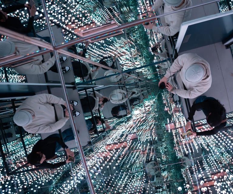 Dublin: World of Illusion Entry Ticket - Infinity Mirrors and the Art of Looking Around Yourself
