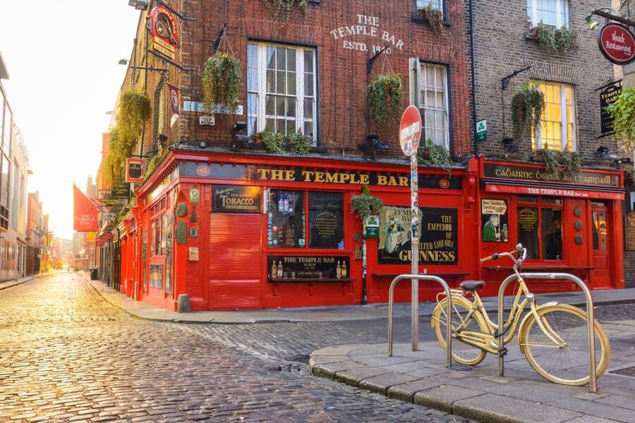 Eco Bike Tour of Dublin City Top Attractions and Nature - 2-hour Dublin highlights loop: Viking Wood Quay, Georgian center, and the Liffey route