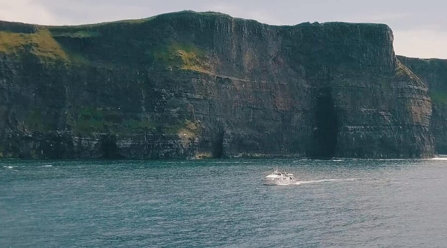 From Dublin: Galway + Cliffs of Moher Boat Cruise in Spanish - A Galway and Cliffs of Moher Day That Cuts the Effort